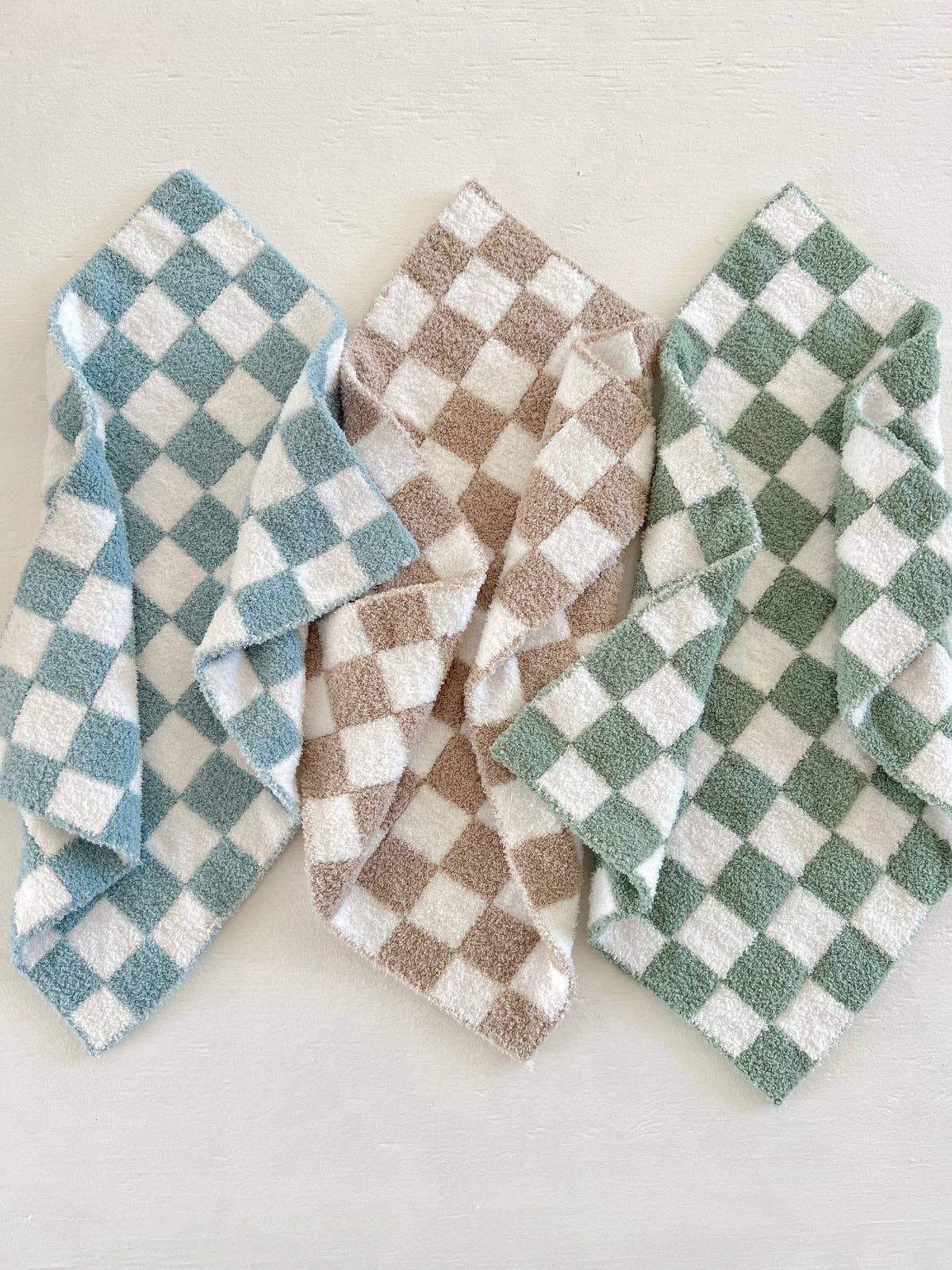Phufyยฎ Bliss Checkerboard Mini Blanket, Powder
